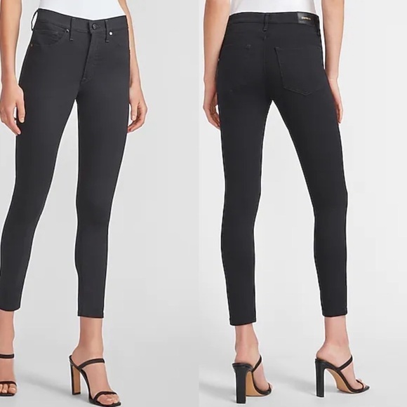 Express NWT Mid Rise Skinny Supersoft Black Jeans SHORT - Picture 1 of 8